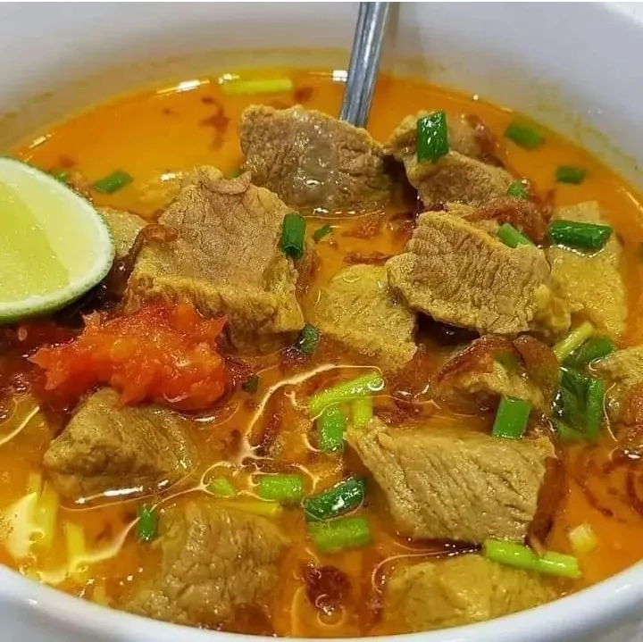 Mendung-mendung Begini Nikmatnya Makan yang Anget-anget, Bisa Dicoba Resep Soto Betawi Ini