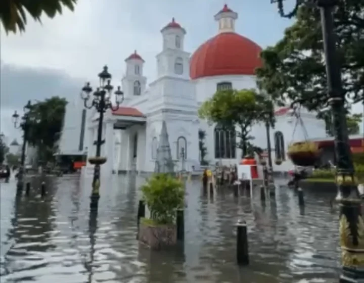 Tahun Baru 2023 Semarang Dikepung Banjir