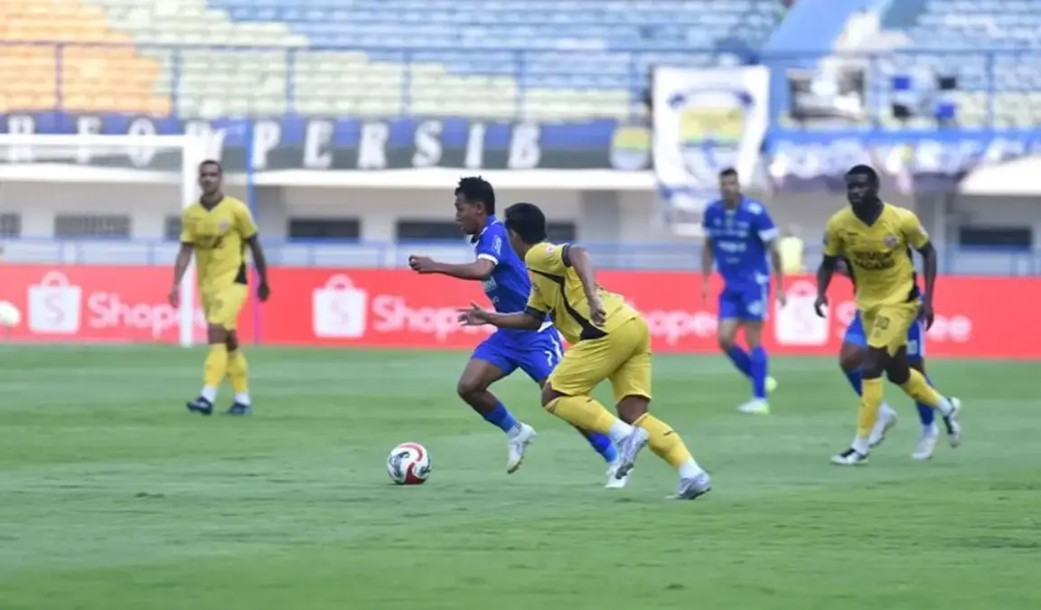 Persib Bandung vs Semen Padang